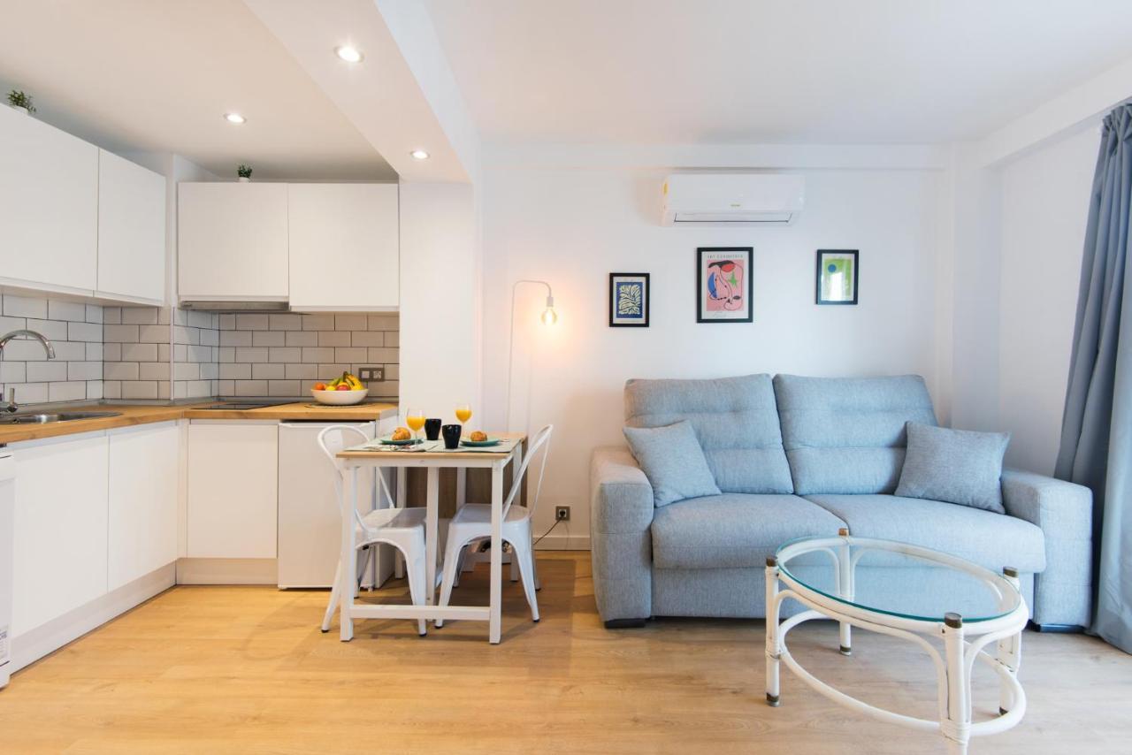 Aloha Puerto Private Apartment 1St Line Carihuela Beach Торремолинос Экстерьер фото
