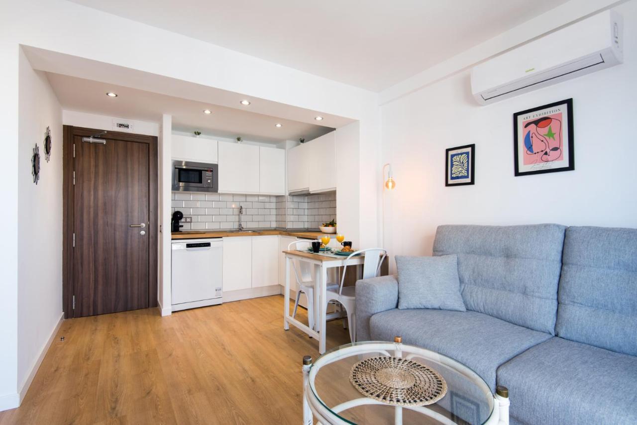 Aloha Puerto Private Apartment 1St Line Carihuela Beach Торремолинос Экстерьер фото